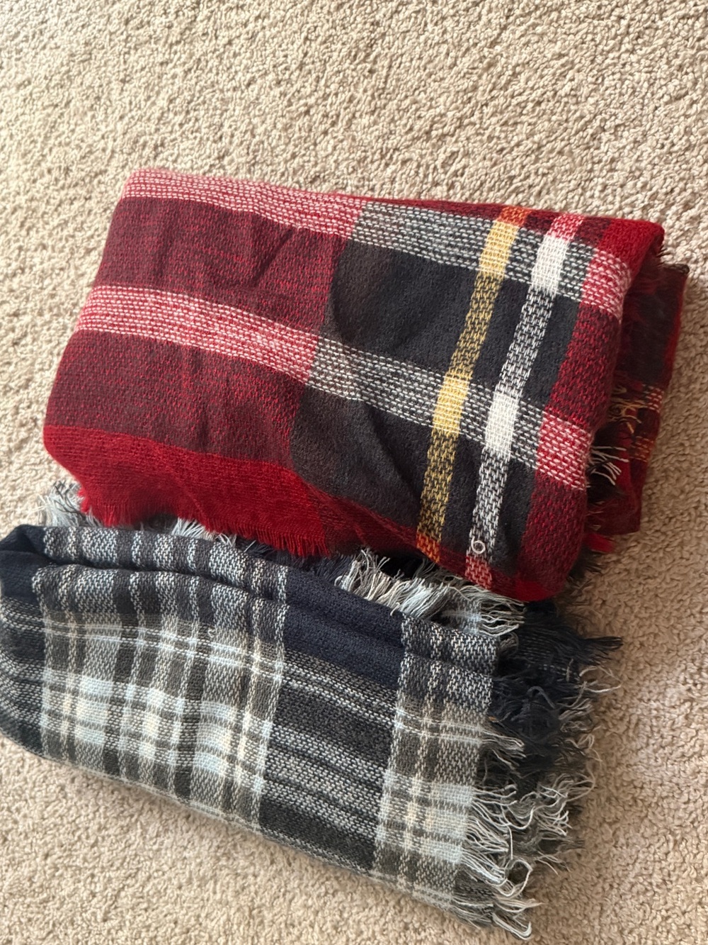 Plaid Fringe Scarves - Red & Black / Gray & Black